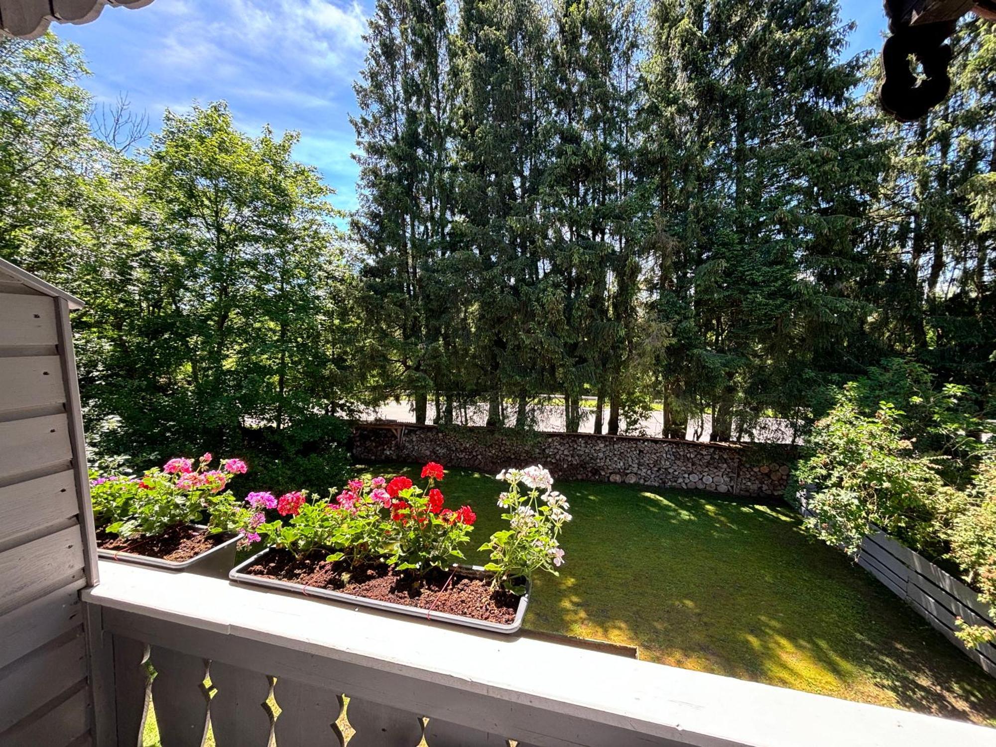 Haus Sonnenblick- Apartments Штарнберг Номер фото